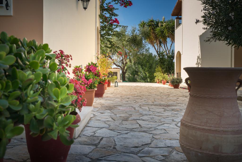 Olga Studios Vasilikí Exterior foto